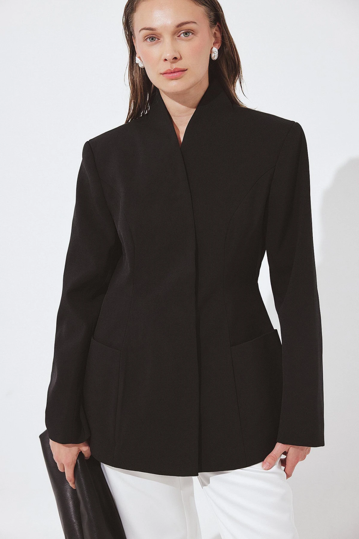 NA-KD, brend koji zovu skandinavskom Zarom, je snizio odlične komade za Black Friday