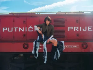 Elle editorijal: Off track, on trend | ELLE