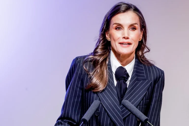 Kraljica Letizia na zanimljiv način je uklopila šljokice u svoj elegantni izgled