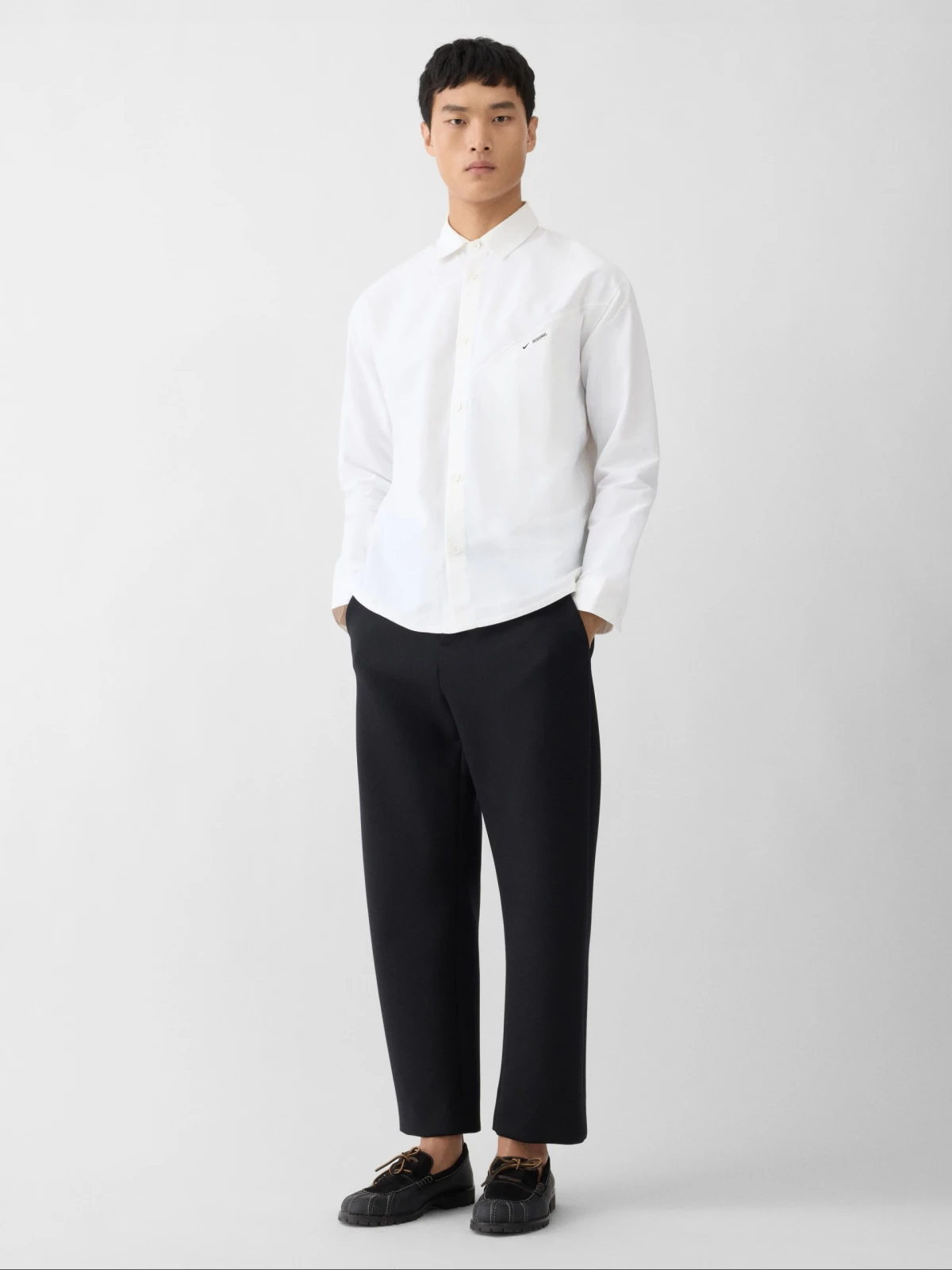 Jacquemus x Nike kolekcija koja je stvorena za après-ski je stigla u prodaju