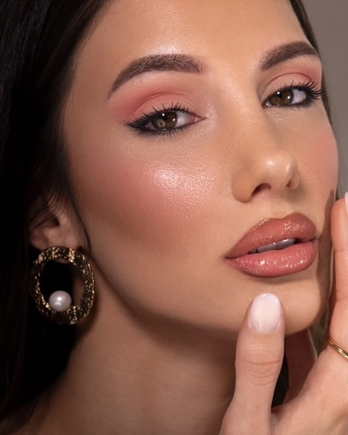 Klaudija Kelemović nam otkriva svoje najbolje glam trikove za ovu blagdansku sezonu