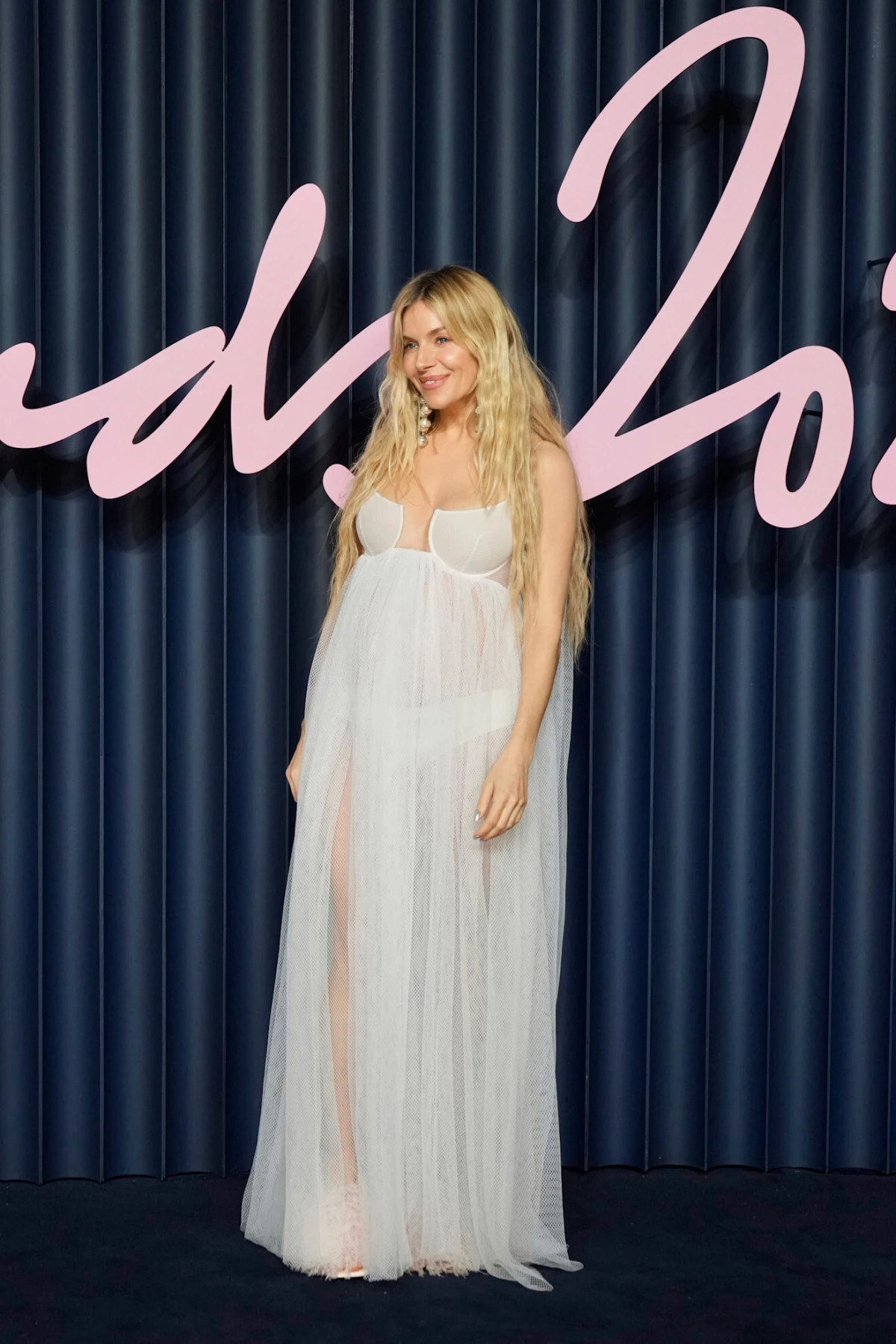 Sienna Miller i Ellie Goulding pokazale trudničke trbuščiće na Fashion Awards 2025