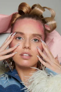 Manikure s chrome detaljima su savršene za zimu! | ELLE