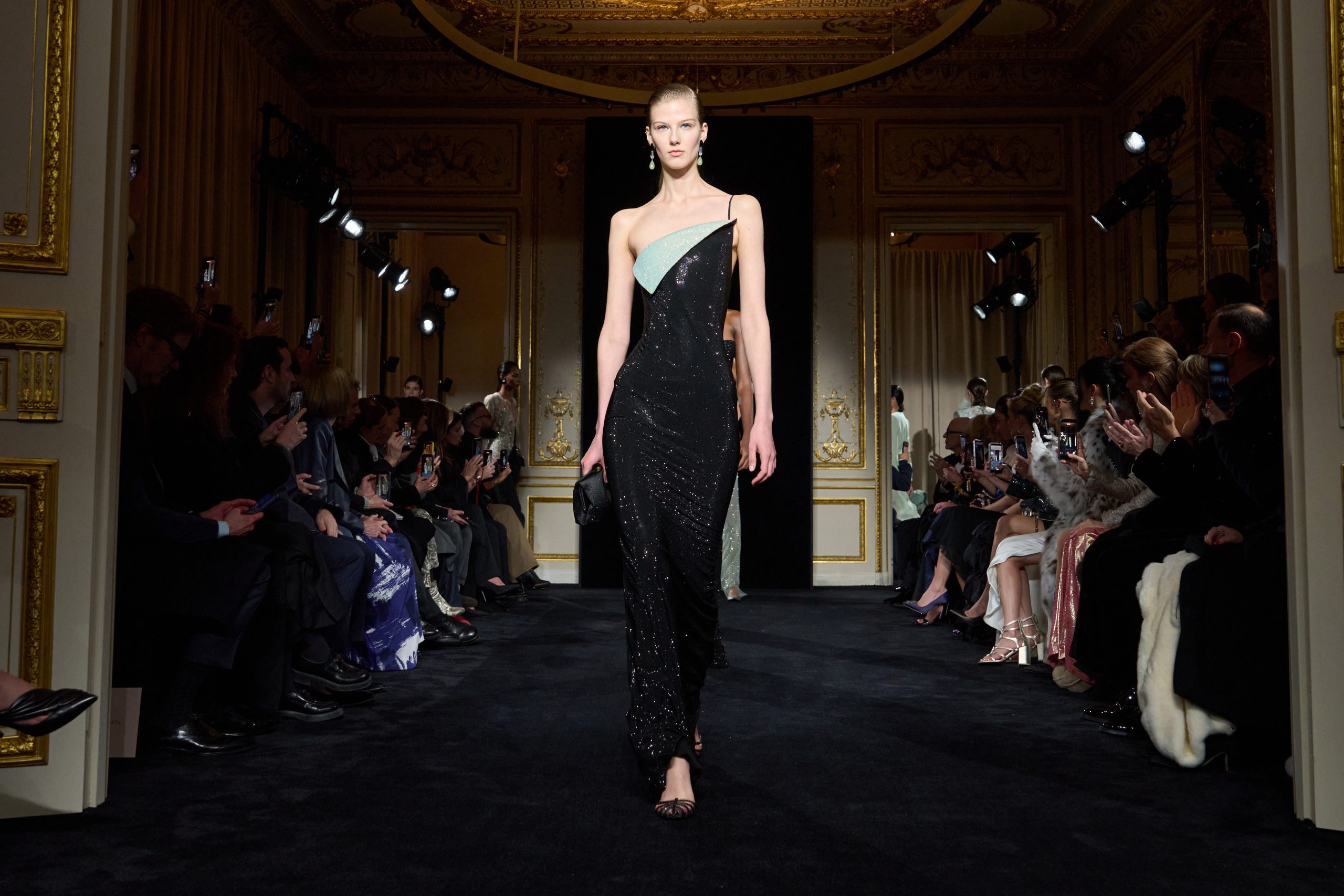 Armani Privé: Vrijeme je stalo na pravom mjestu