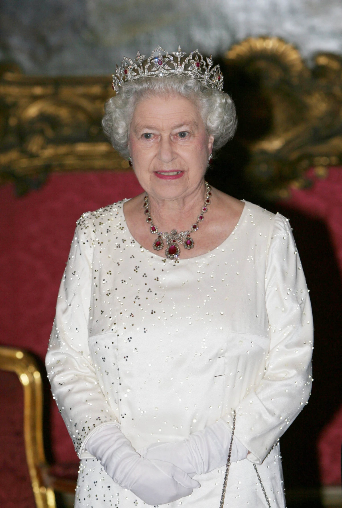 Kate Middleton pojavila se s tijarom koja na sebi ima više od 2 600 dijamanata