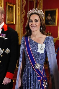 Kate Middleton pojavila se s tijarom koja na sebi ima više od 2 600 dijamanata