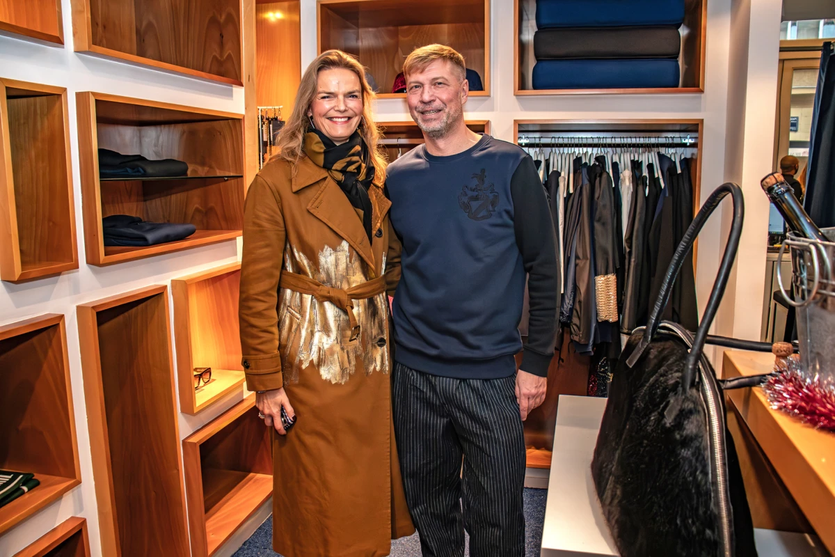 Joka Studio predstavio prve večernje haljine i torbu “Krug”