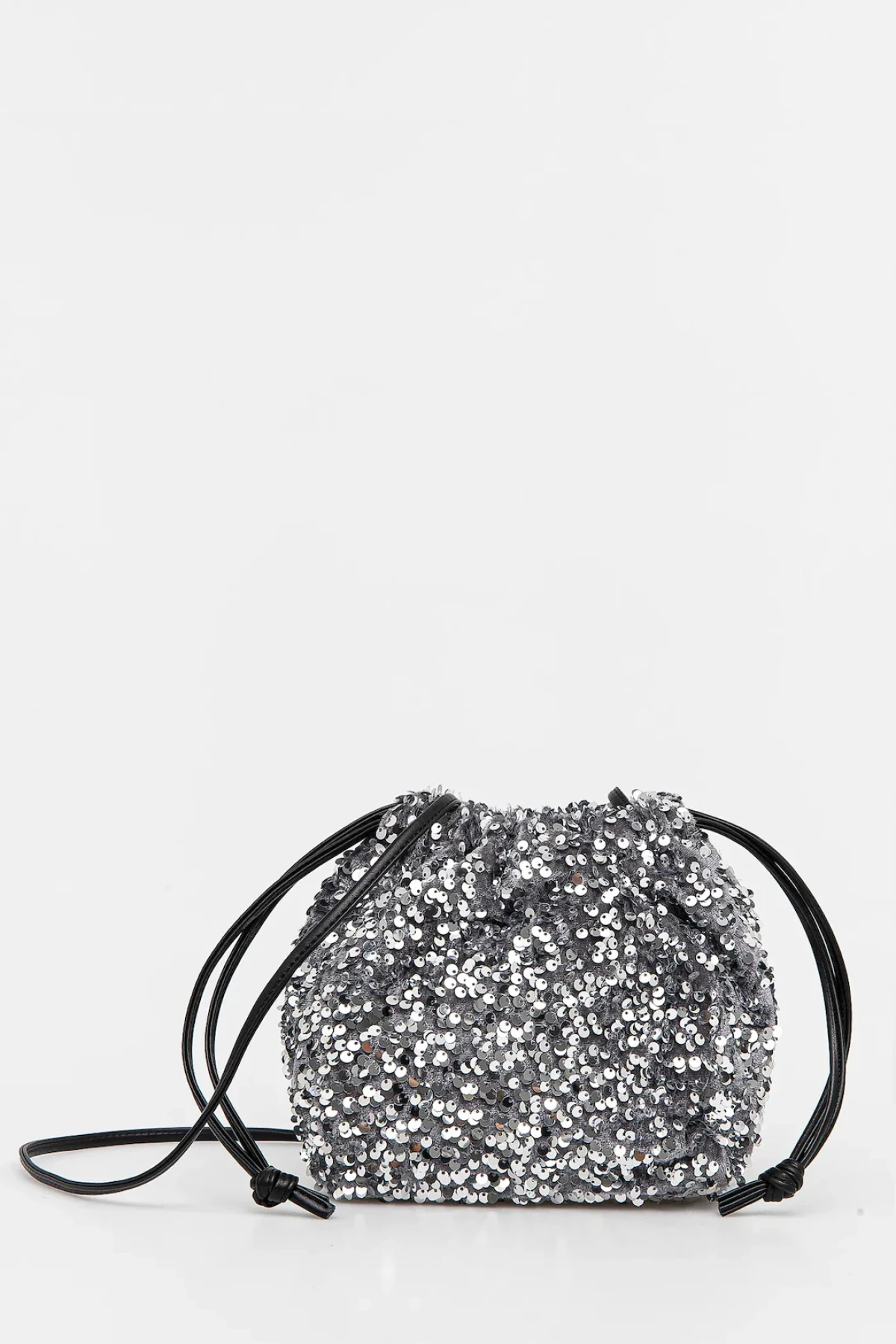 Bling, bling, bling: Torbe sa šljokicama naš su omiljeni modni dodatak u party sezoni