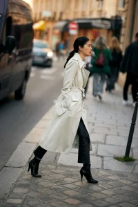 Pronašli smo 12 modela crnih gležnjača s visokom petom do 50 eura