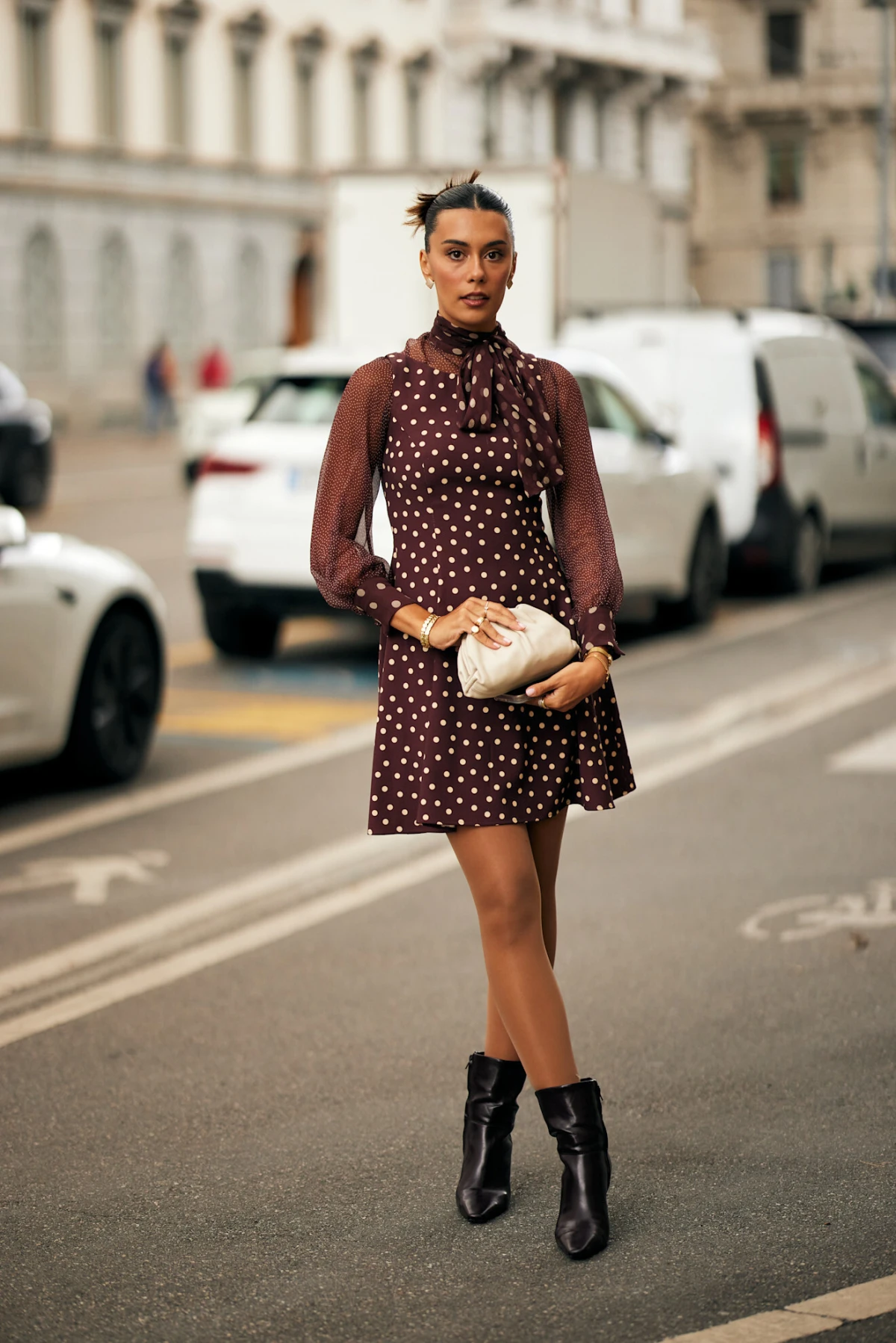 Pronašli smo 12 modela crnih gležnjača s visokom petom do 50 eura