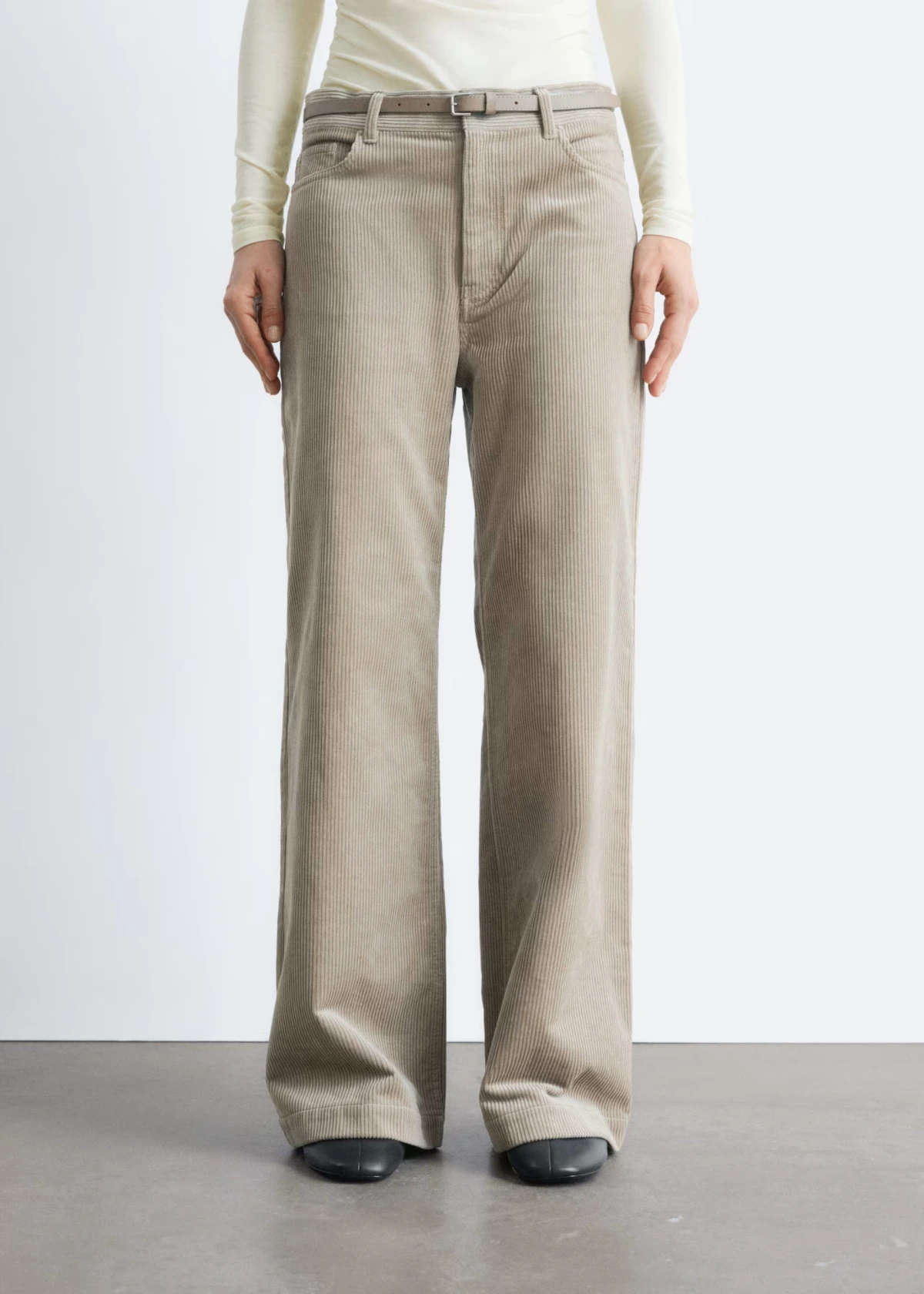 Hlače od samta sve su veći trend i raste im popularnost