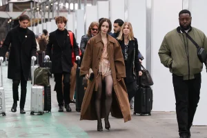 Look dana: Nošenje pidžame tijekom sezone zabava odobrava i Emily u Parizu