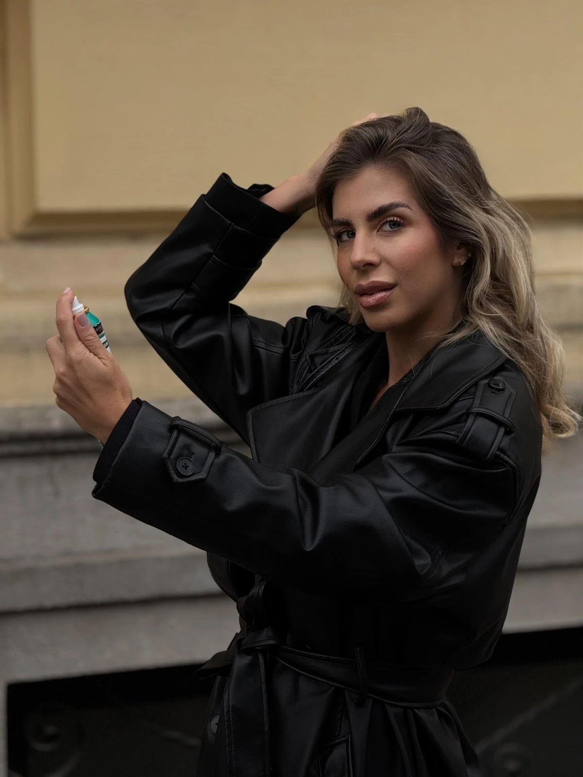 Blagdansko spremanje bez drame: Ovo je instant rješenje za savršenu frizuru