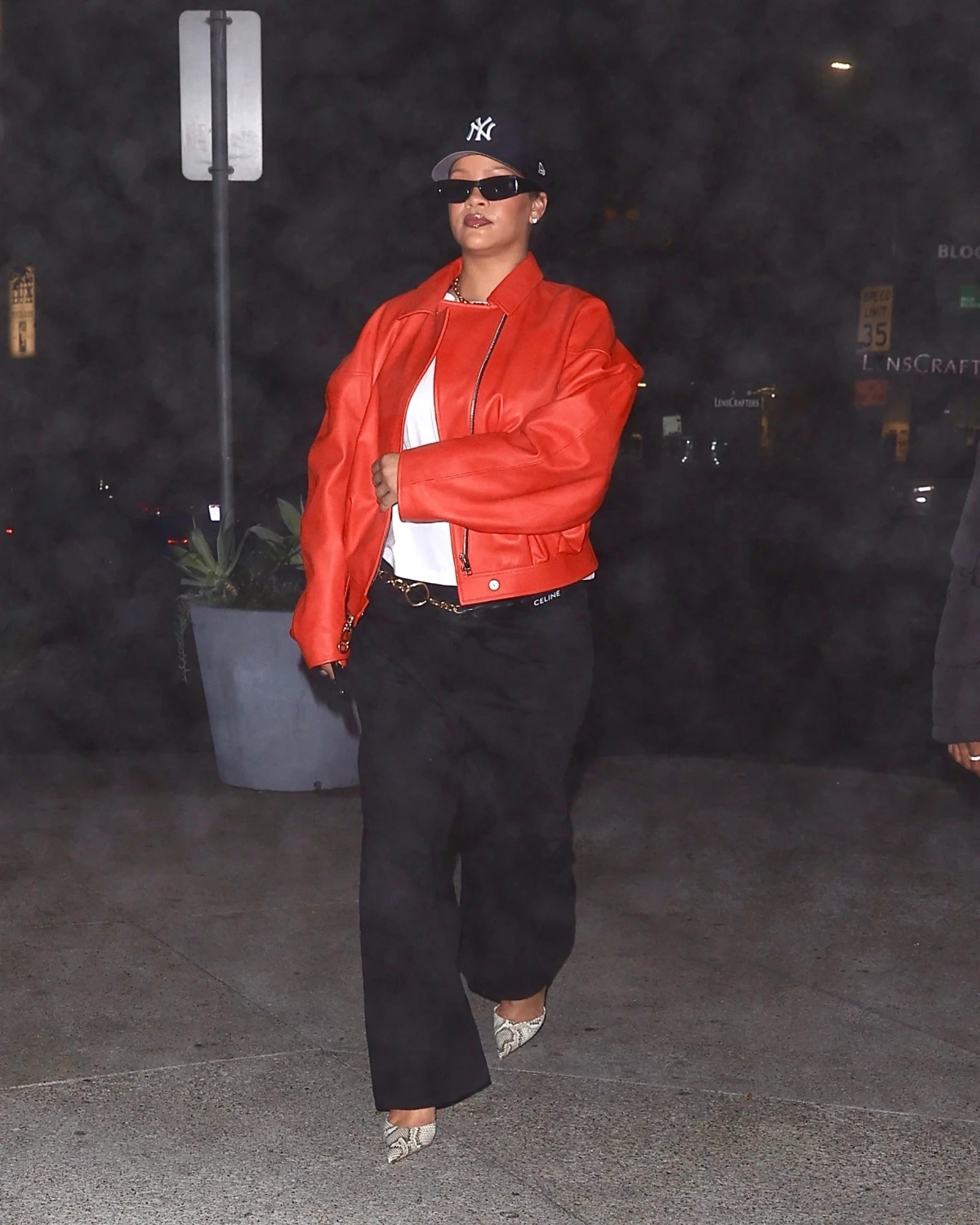 Look dana: Rihanna još jednom dokazala kako je crvena njena boja