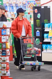 Look dana: Rihanna još jednom dokazala kako je crvena njena boja