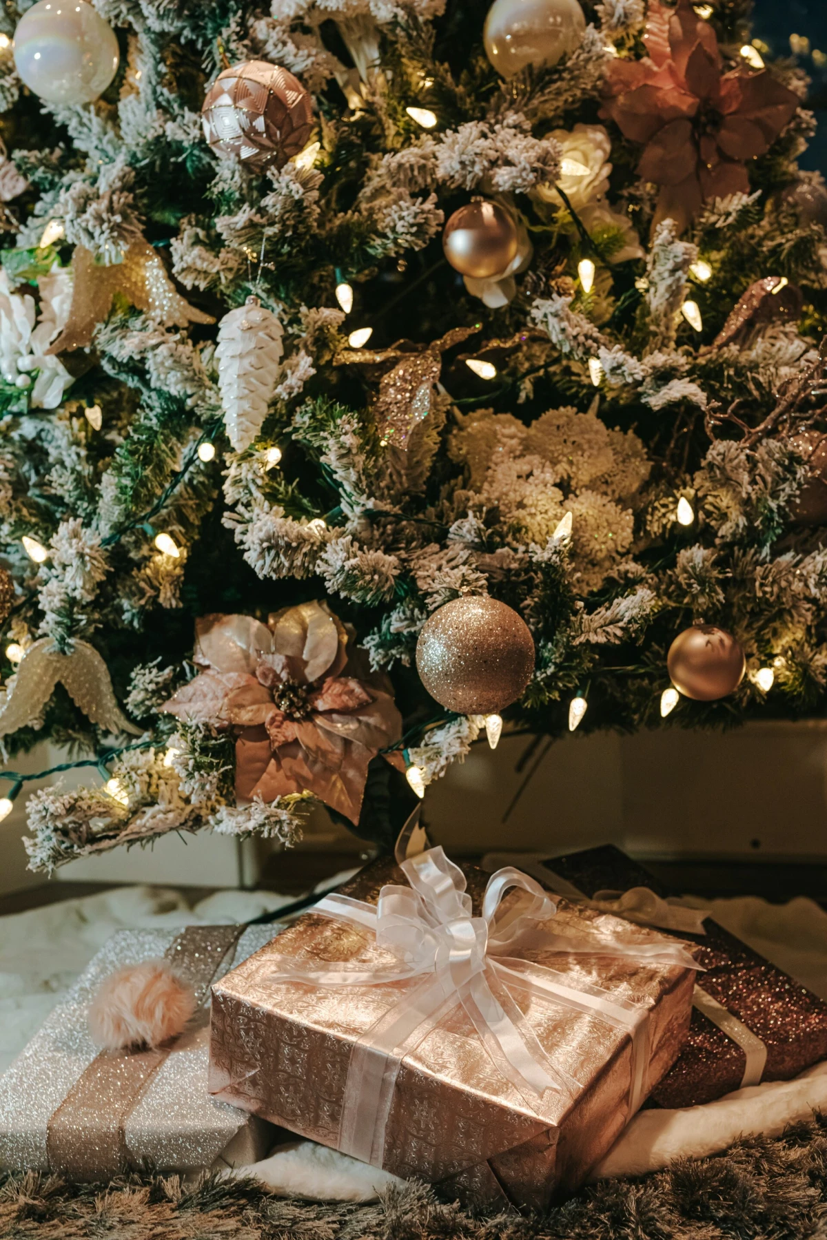 Zamatanje poklona u zadnji tren: Trikovi koji izgledaju promišljeno i elegantno