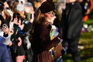 Kate Middleton nas je oduševila u svom omiljenom kaputu na božićnom obilasku Sandringhama
