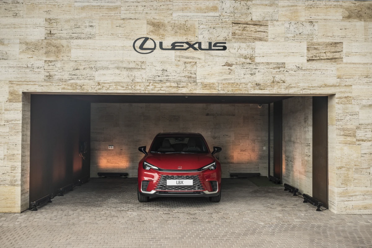 Vozili smo po Madridu novi Lexus LBX koji nas je oduševio