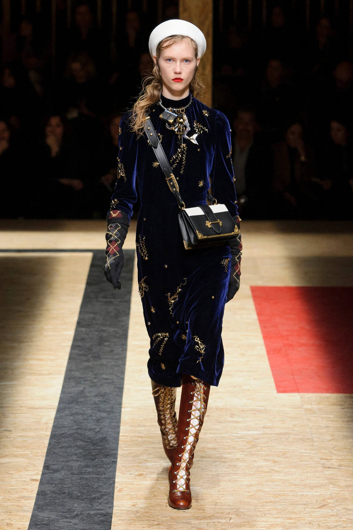 Fashion flashback: 6 revija iz 2016. koje ne možemo zaboraviti