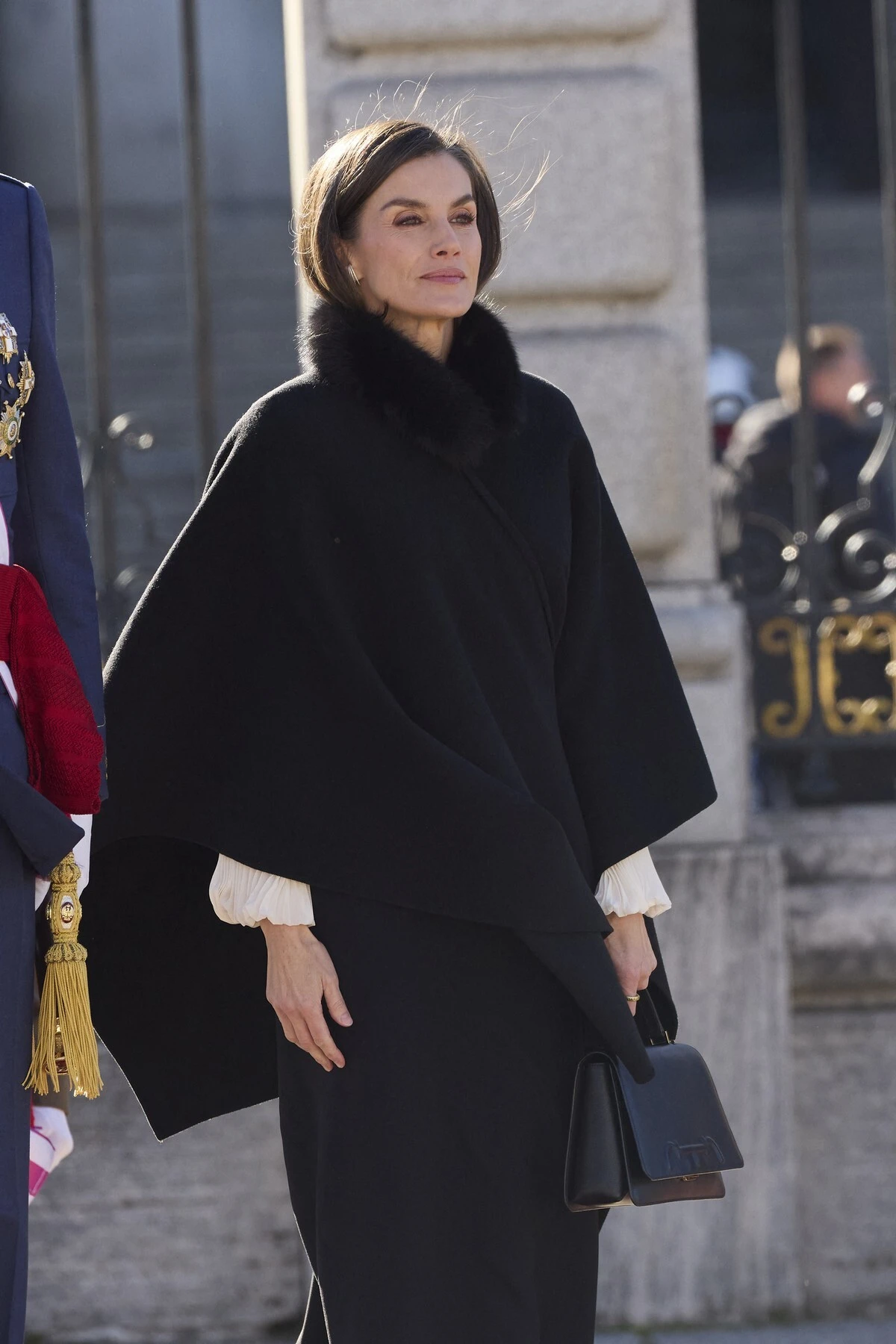 Kraljica Letizia u jednom od najelegantnijih outfita do sada nas je podsjetila zašto volimo pelerine