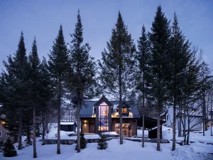 Idealan zimski bijeg zamišljamo u ovoj planinskoj kući I ELLE 