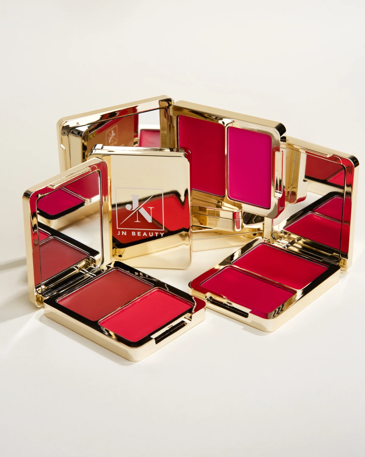 Karlo Rusan nam otkriva koja je tajna savršenog Elle Style Awards party looka!