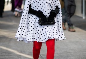 Najlonke u boji istaknule su se kao veliki trend u street style lookovima na Tjednima mode